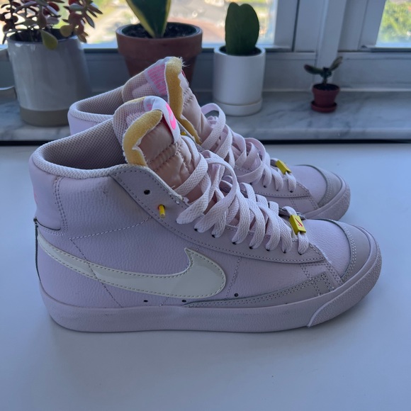 Women's Blazer Mid 77, Digital pink color. - Picture 4 of 8